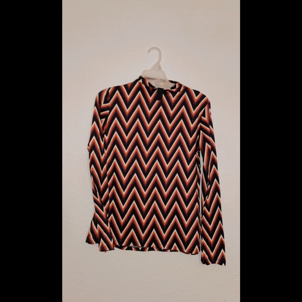 Zig-Zag Trendy Tee!